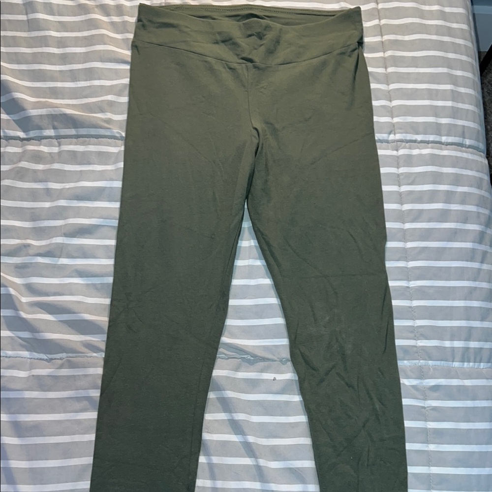 Time and Tru Olive Green Leggings